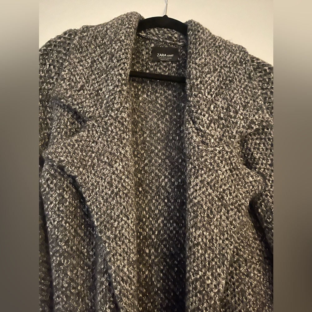 Knitted long sweater jacket. Size medium
